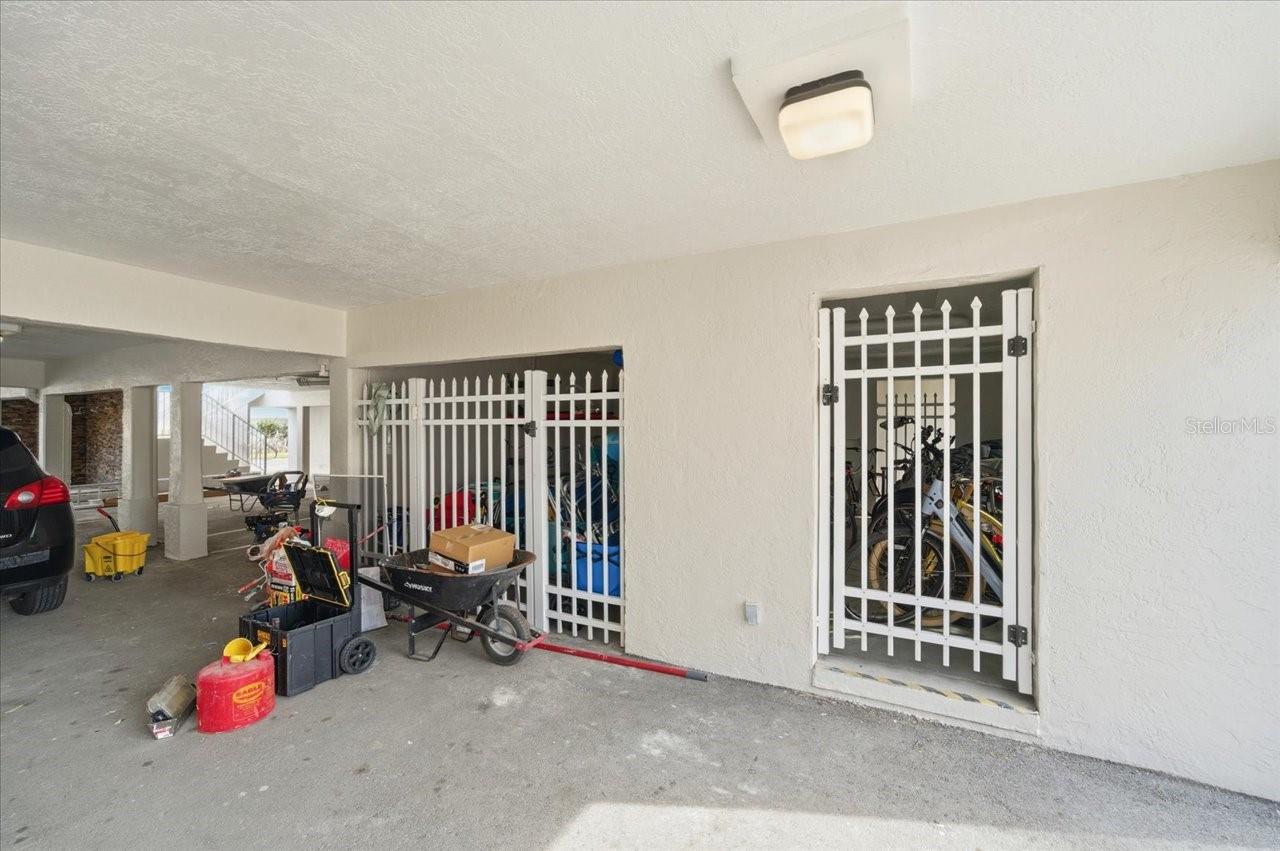 Tons of storage for bikes/chairs!!