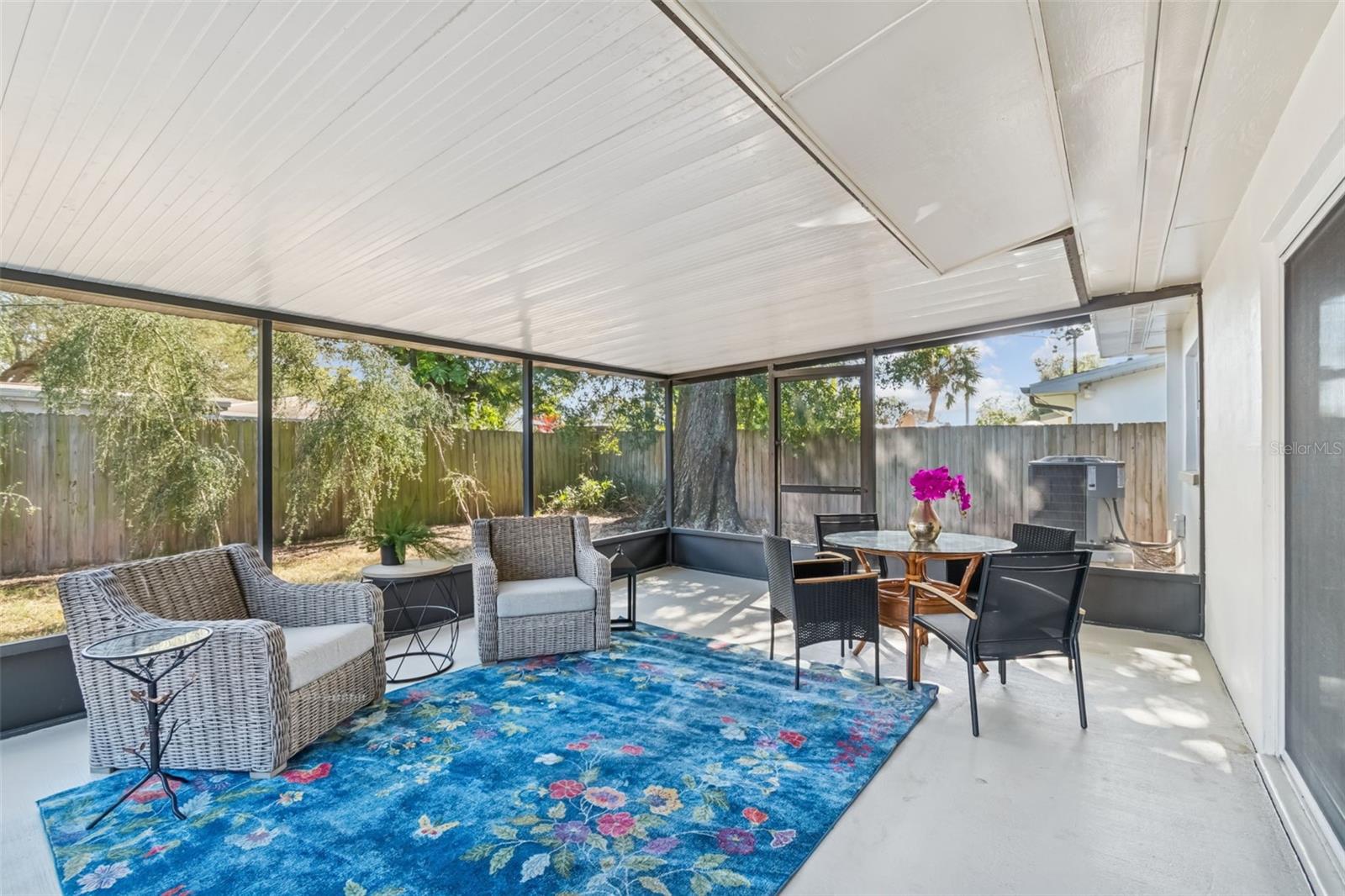 So much space for grillin and chillin!