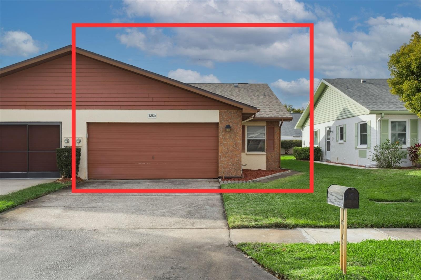 Paired villa Exterior