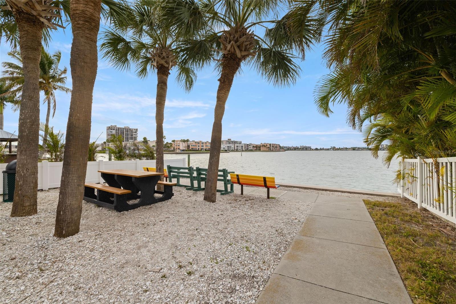 Waterfront park just steps from the neighborhood