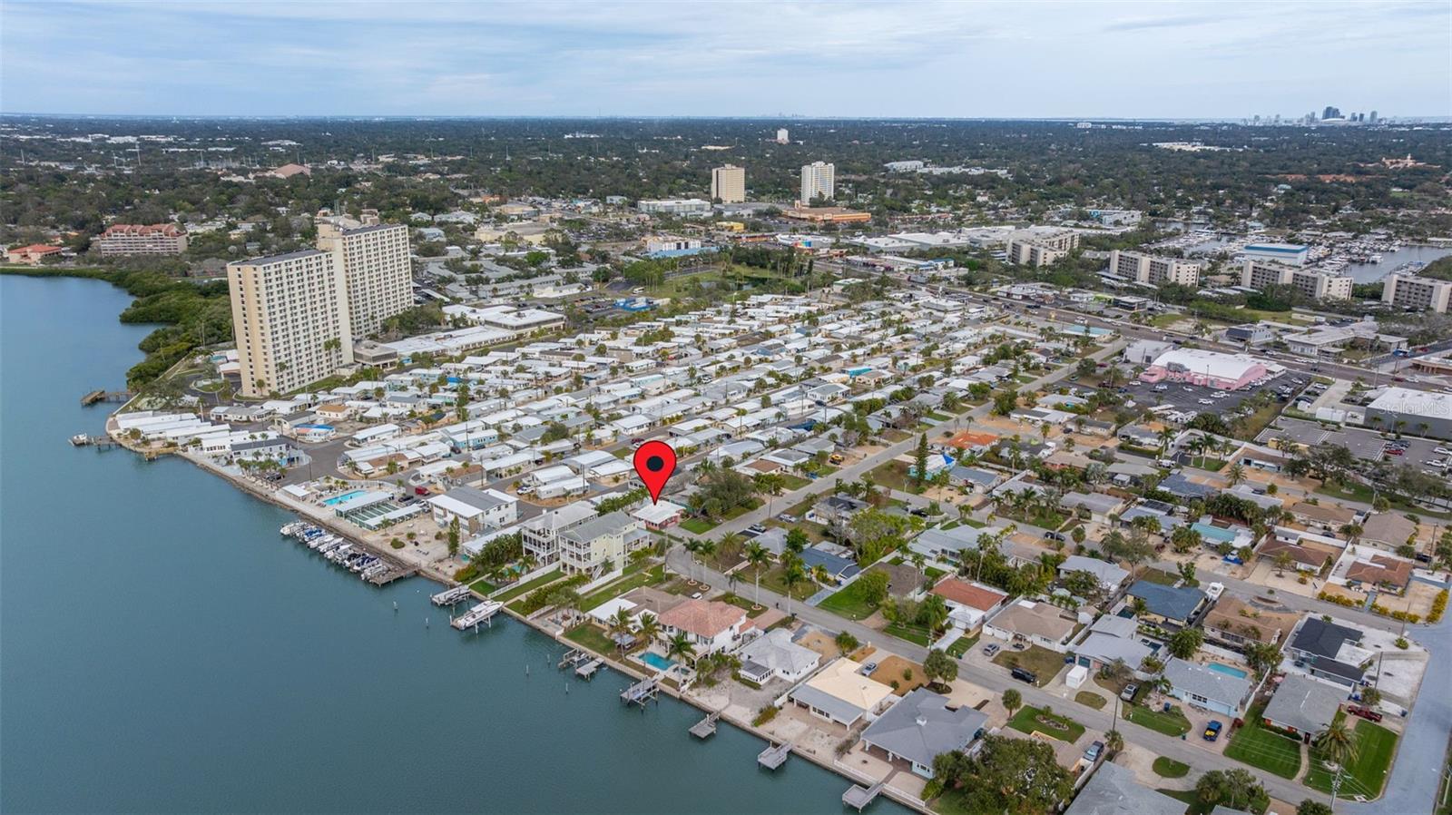 Relaxed Florida living close to the water