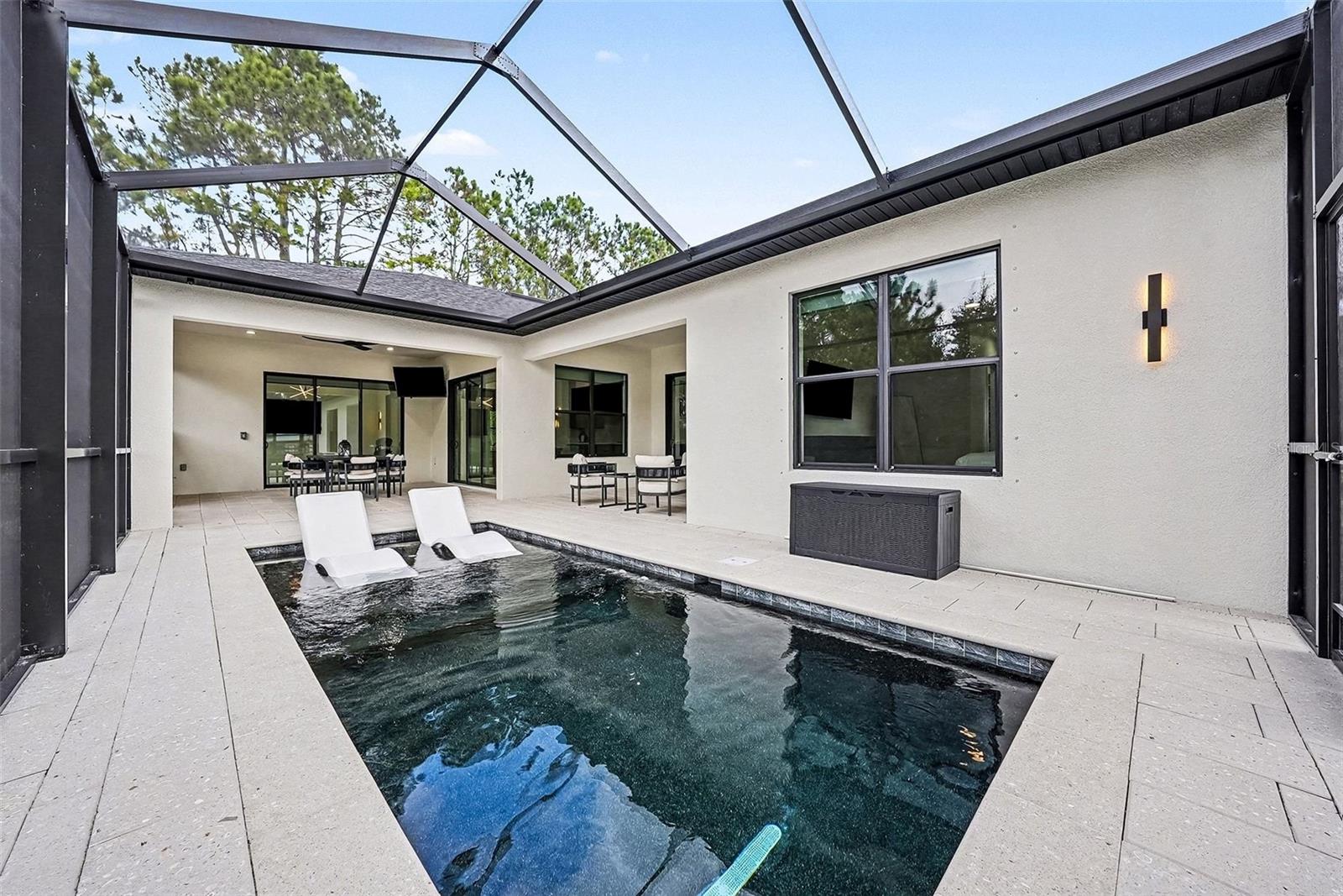 Gorgeous pebble tec plunge pool