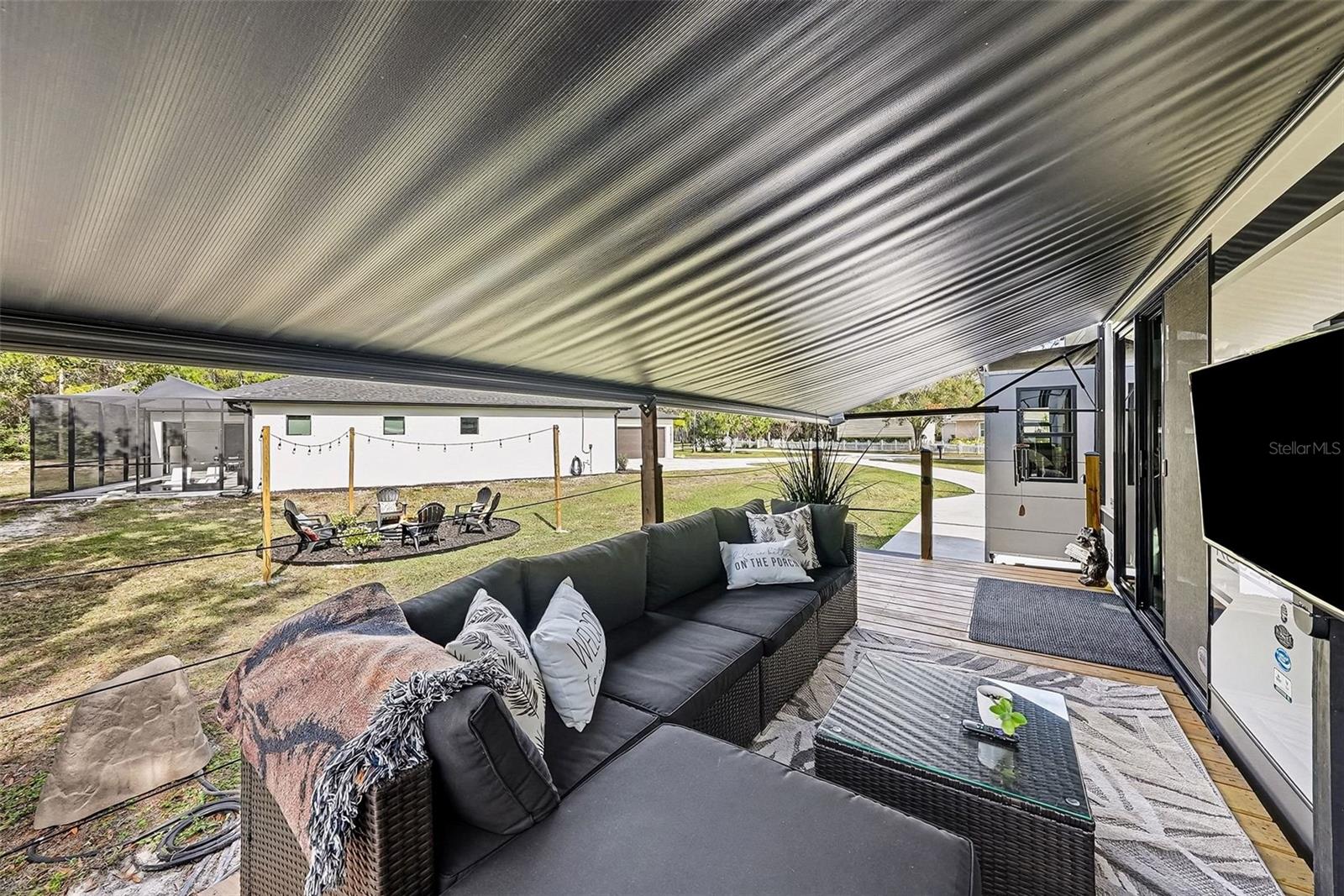 Perfect afternoons on your private deck