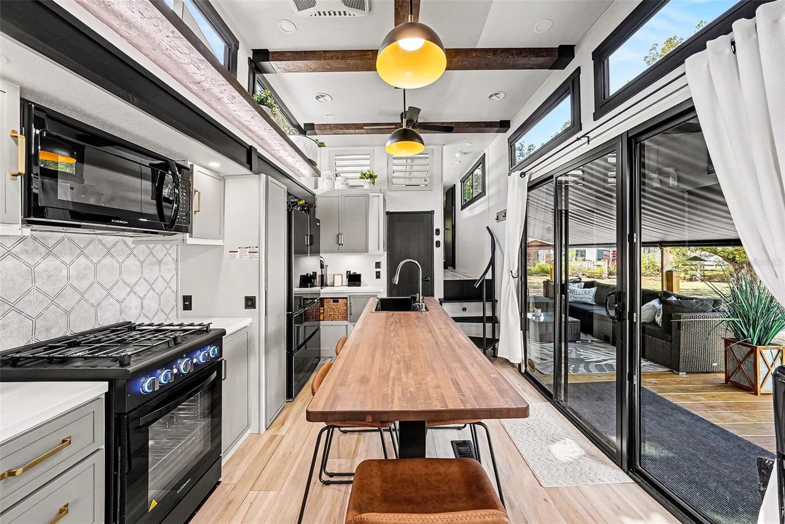 Plenty of room to enjoy this easy lifestyle!