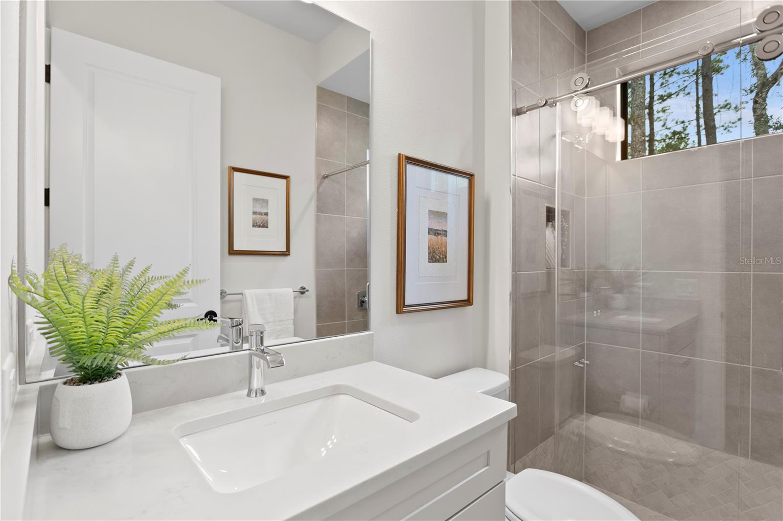 Secondary shower bath 2