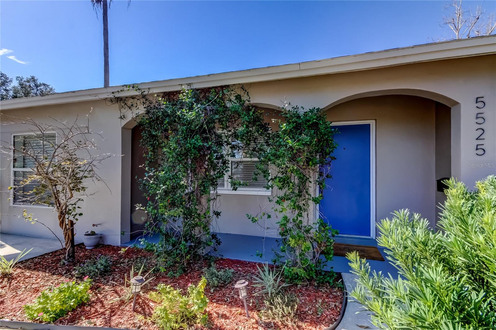 Charming front patio