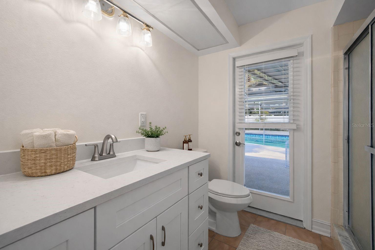 Pool bath makes entertaining easy