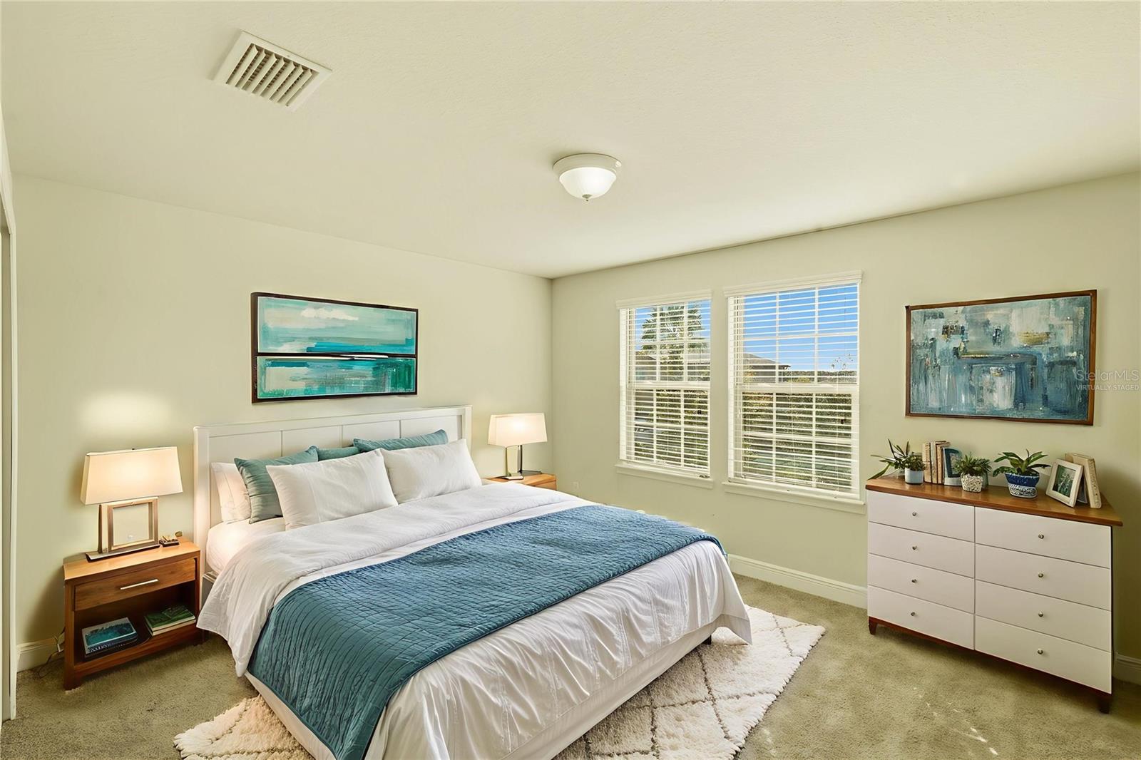 This photo has been Virtually Staged.