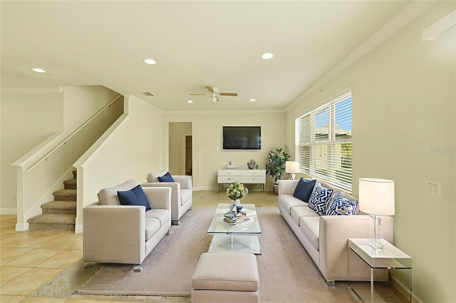 This photo has been Virtually Staged.