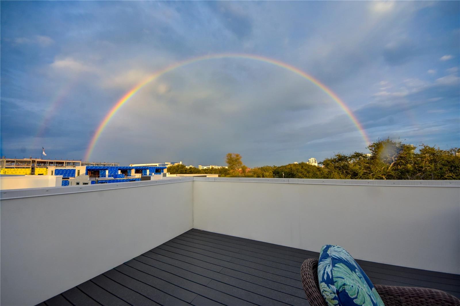 Rooftop Patio (level 4)