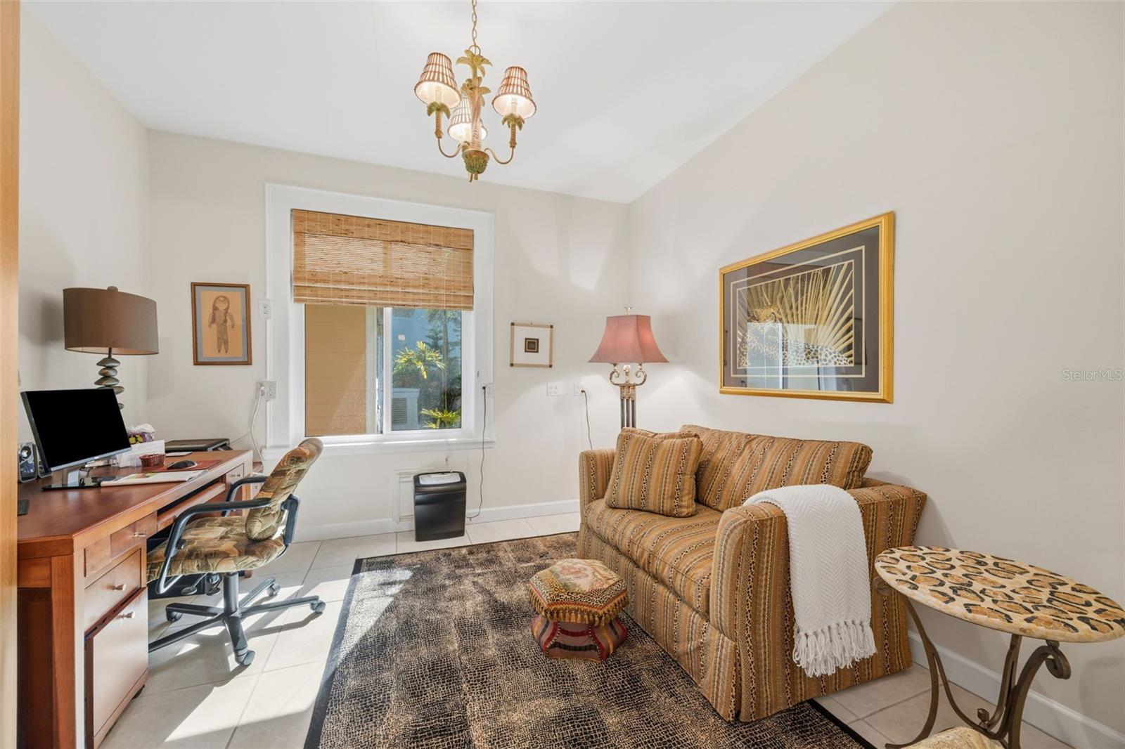 Additional office/den