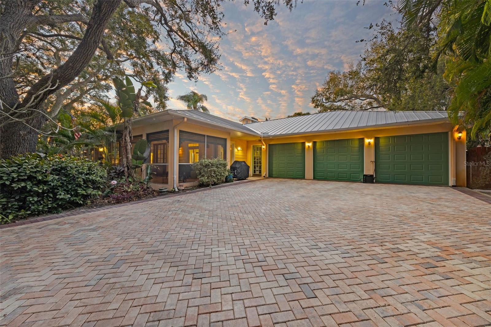 Spacious 3 car garage