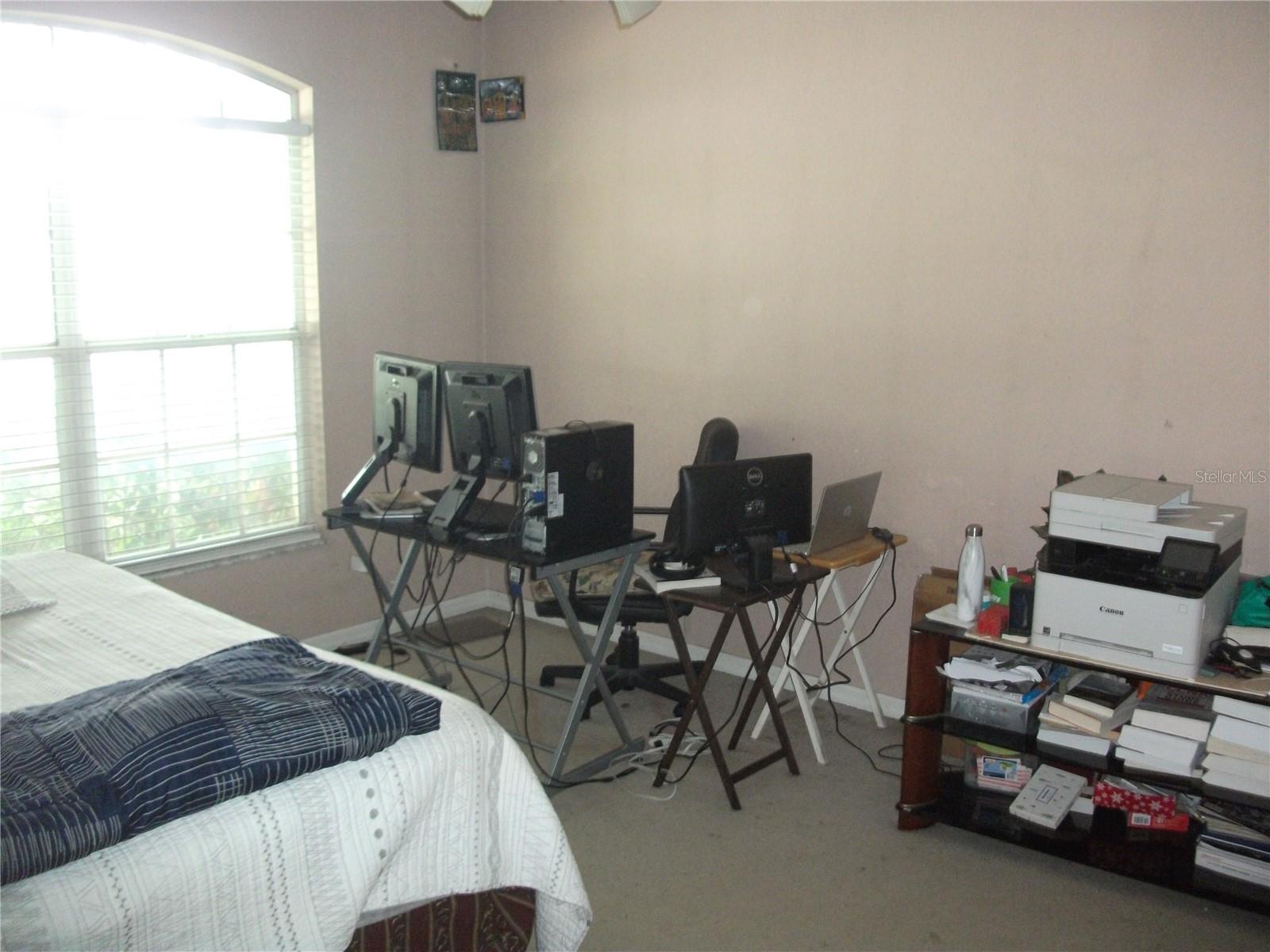 Bedroom/Office