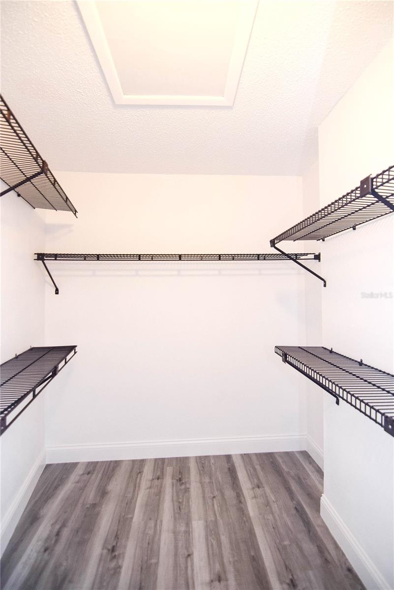 Walk-in Closet