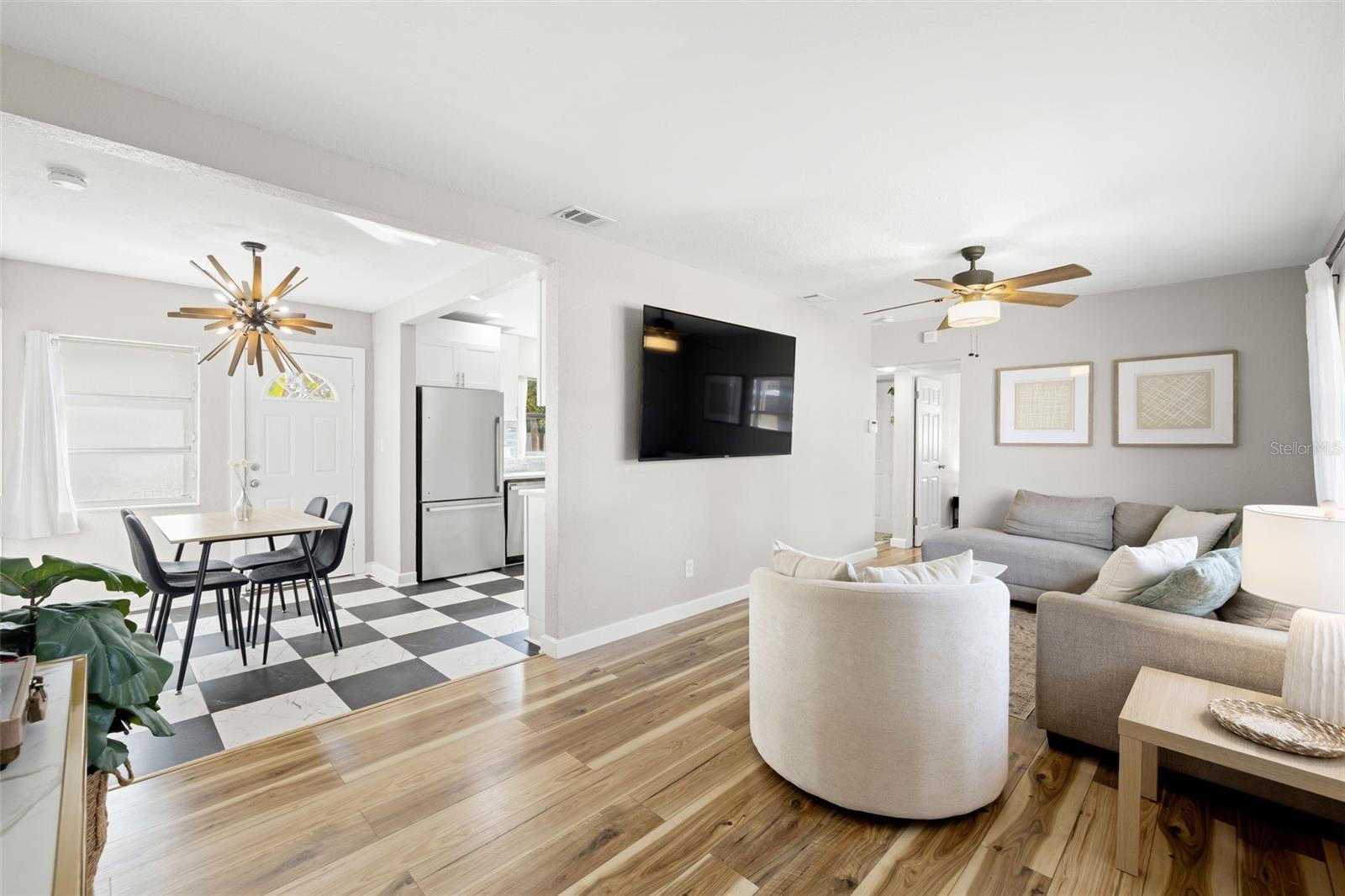 Living Room / Dining Room