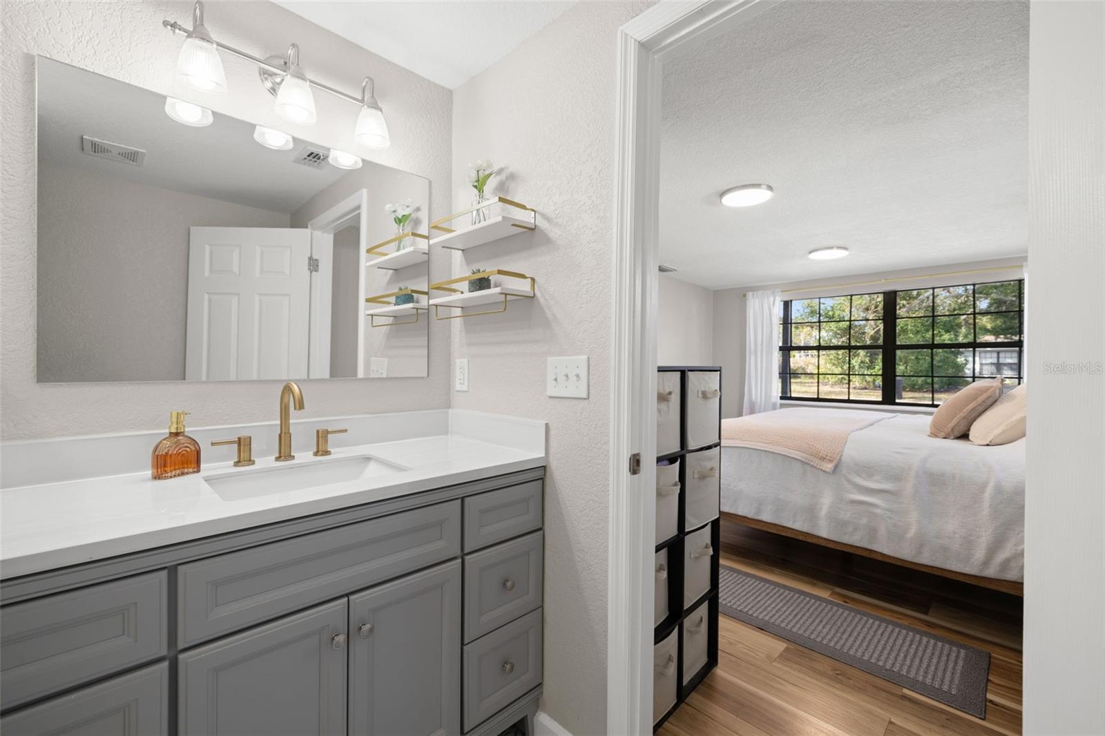 Primary Bathroom (En-Suite)