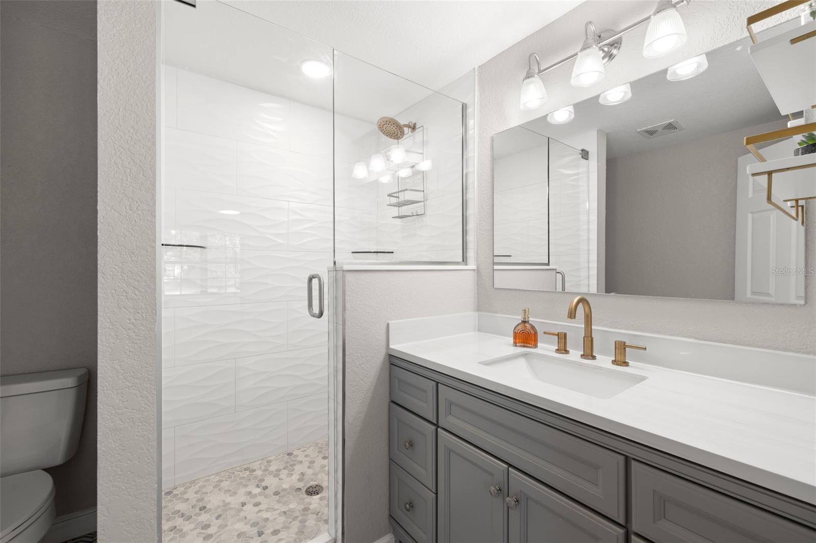 Primary Bathroom (En-Suite)