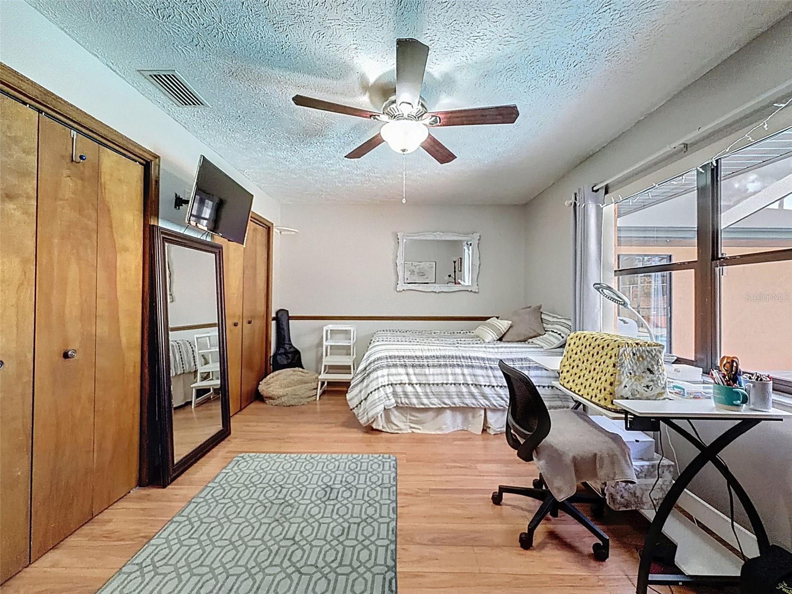 Main house guest bedroom 1