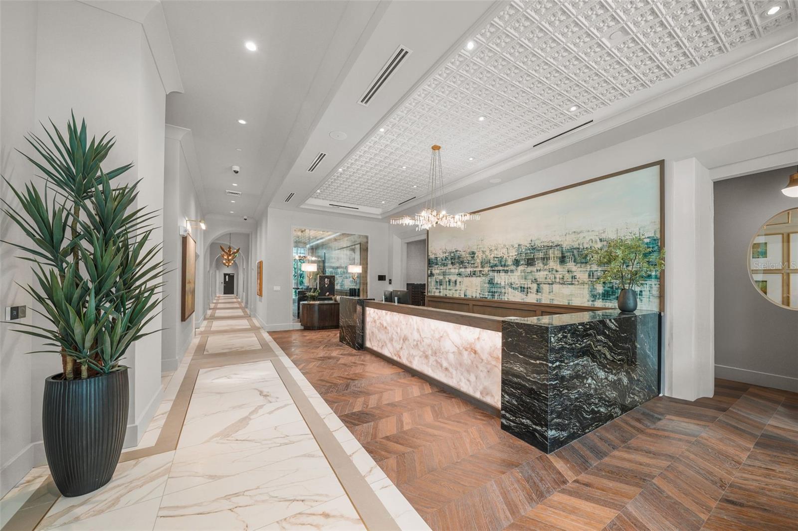 Lobby reception desk staffed 24 hours