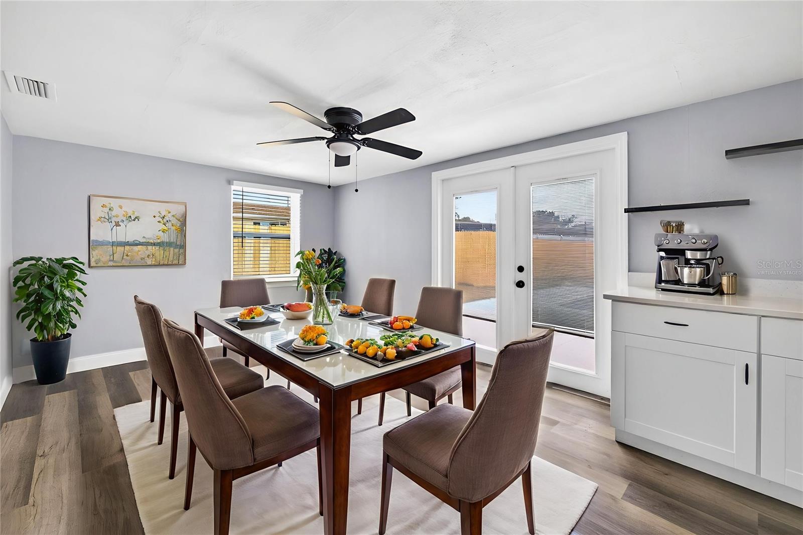 DINING ROOM *VIRTUALLY STAGED*