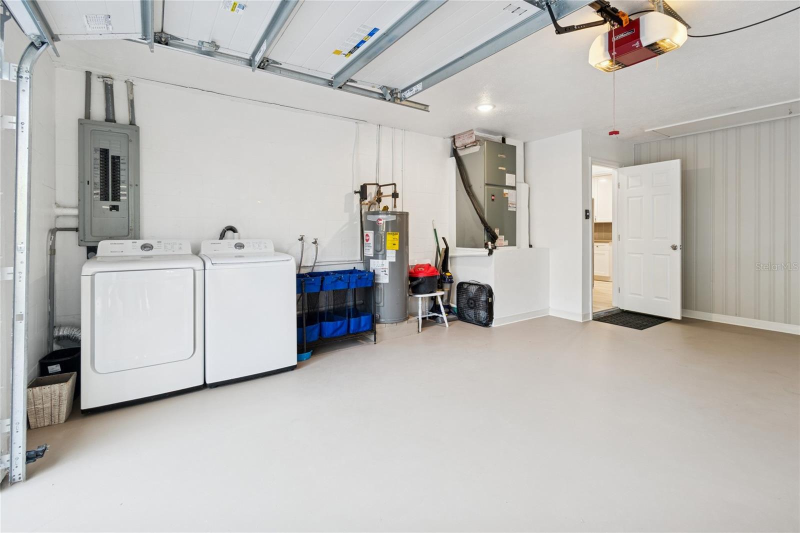 Garage with Laundry Washer/Dryer Included