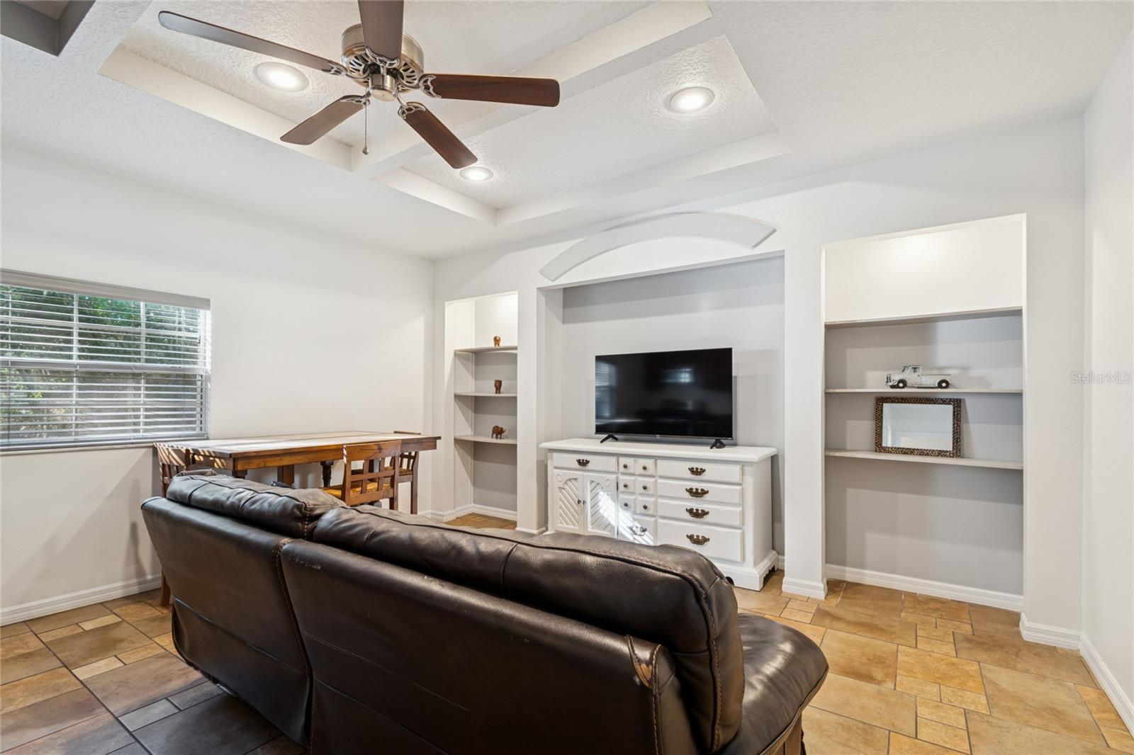 Guest House Main RoomLiving/Dinning/Kitchenette