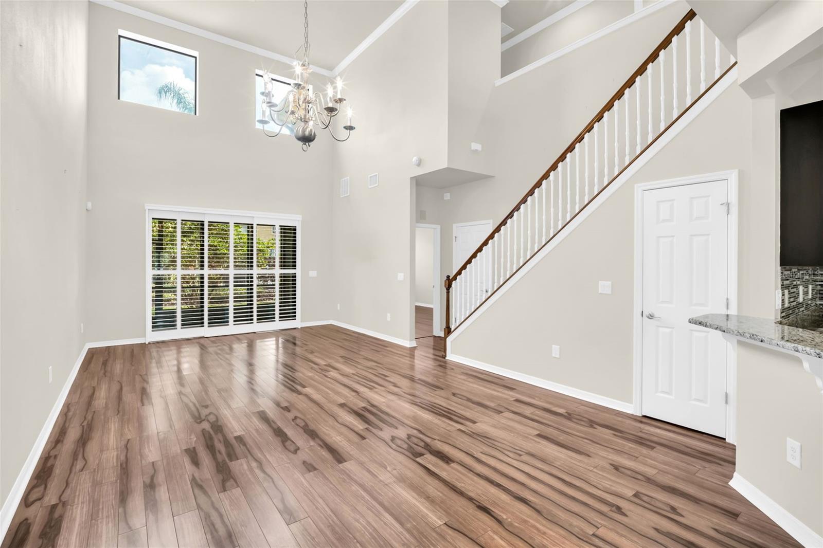 Primary conveniently located on the 1st floor with the other 2 bedrooms upstairs~