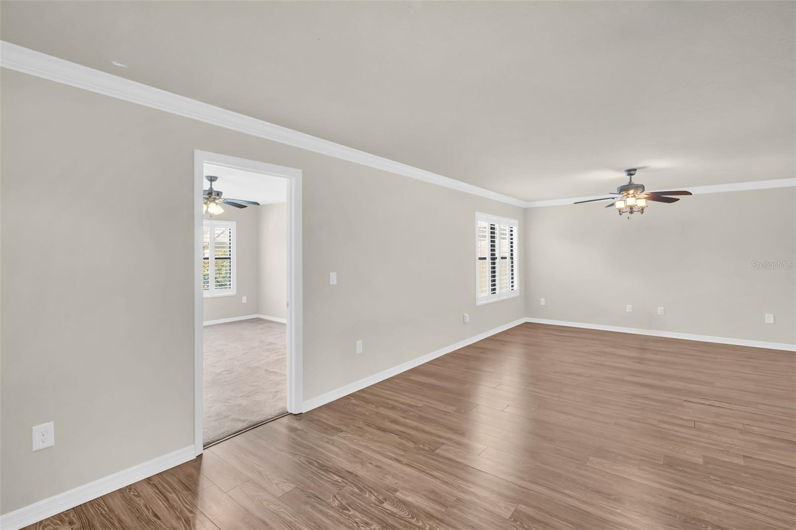 Open & airy bonus living spaces~