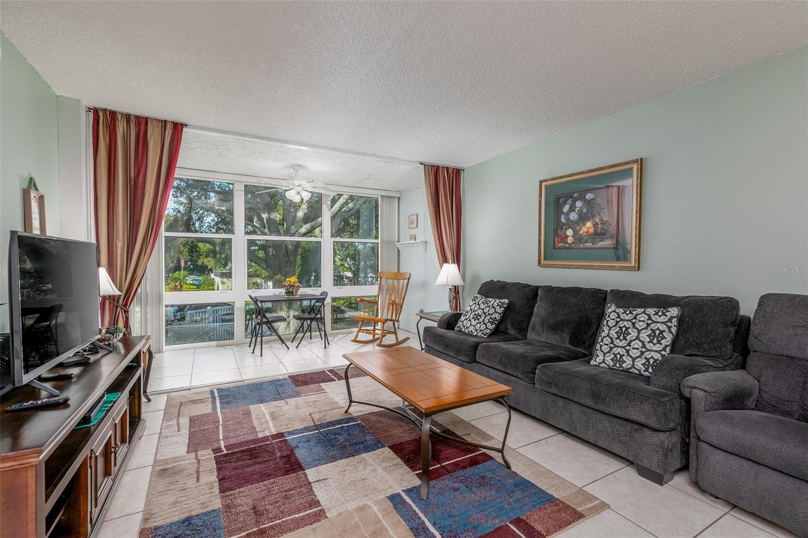 Living Room into Florida Room