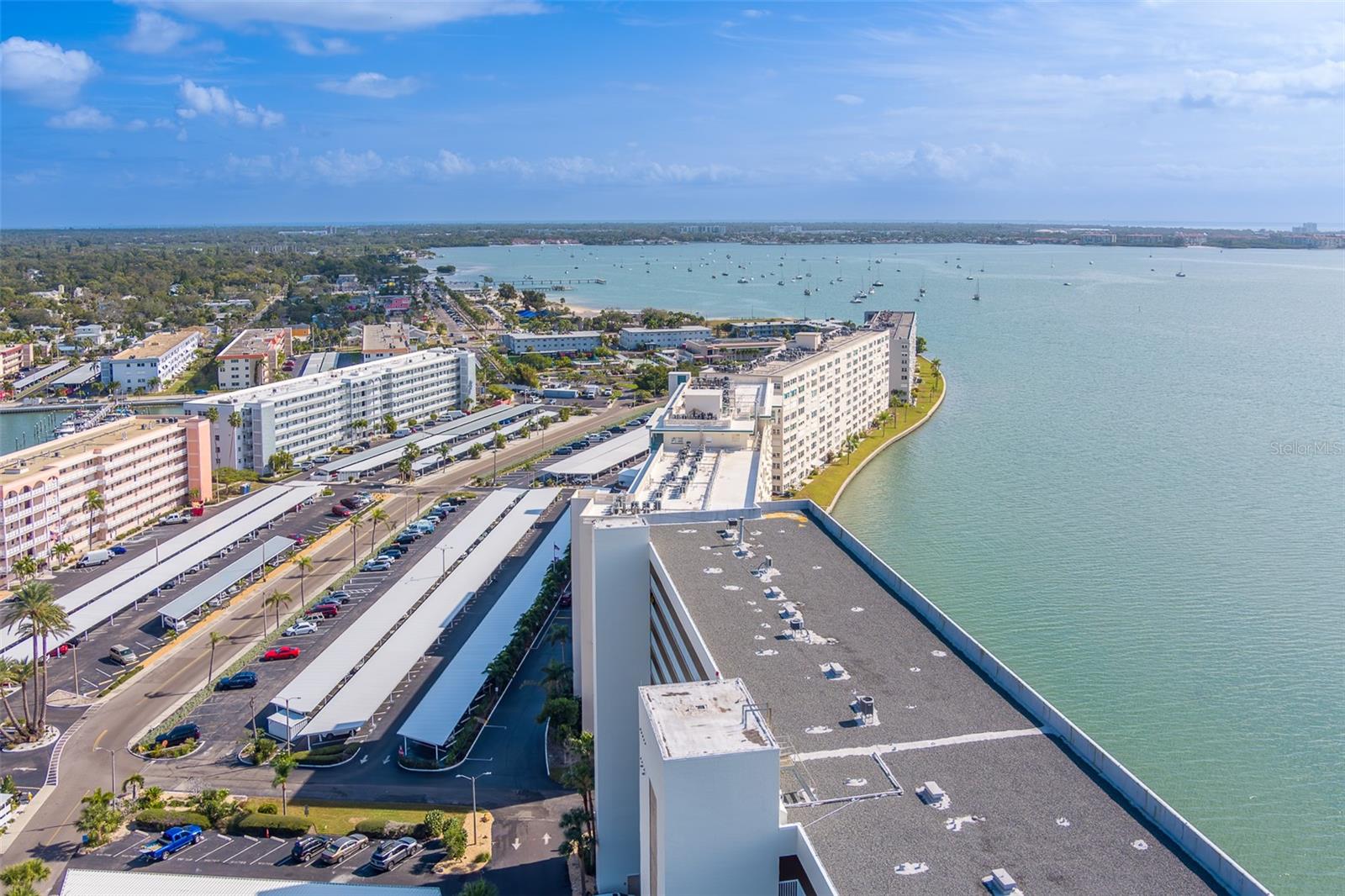 Downtown Gulfport a stroll away, Shopping, Restaurants