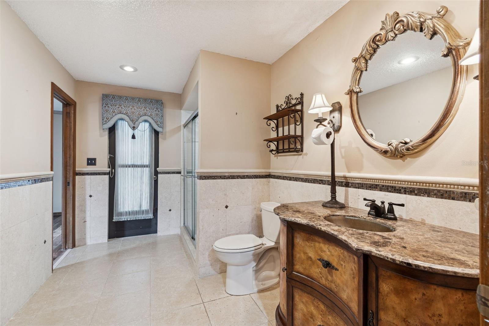 Second Bathroom with direct pool access