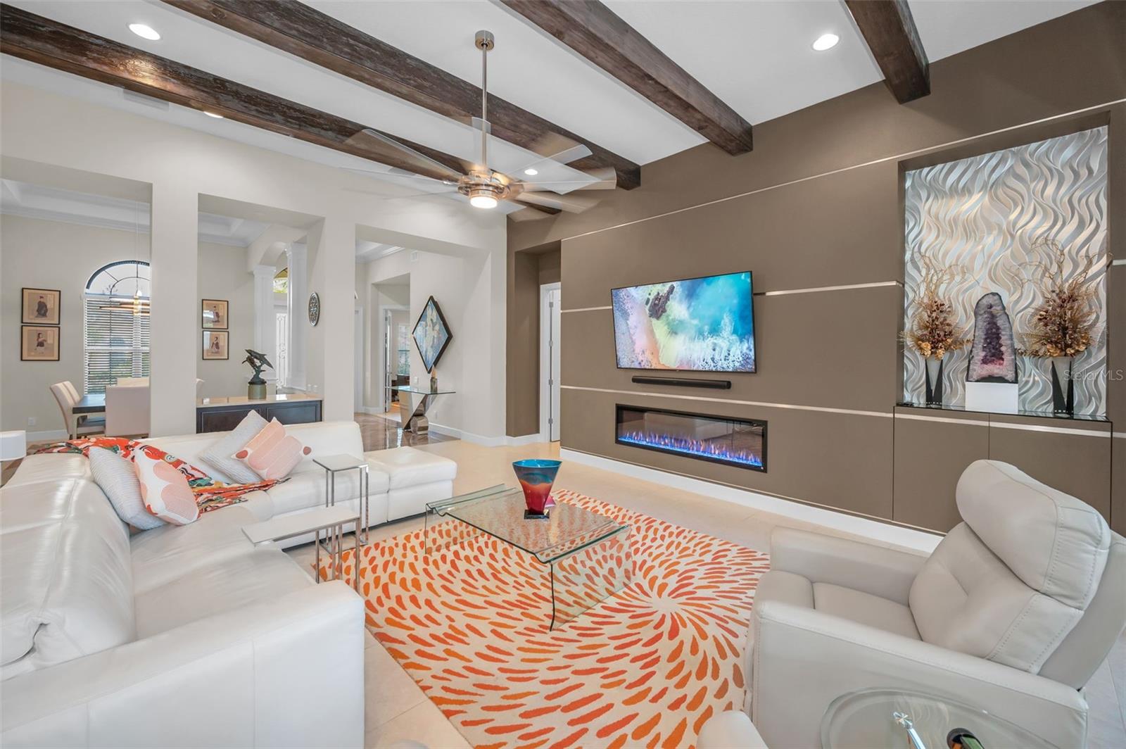 Great room with dry bar at dining room