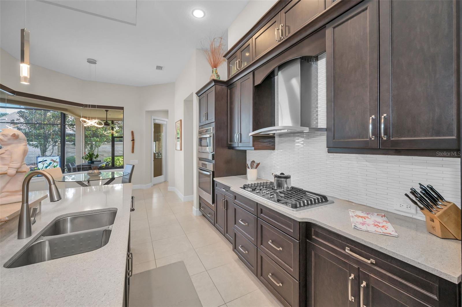 Specatuclar kitchen with upgraded stainless appliances