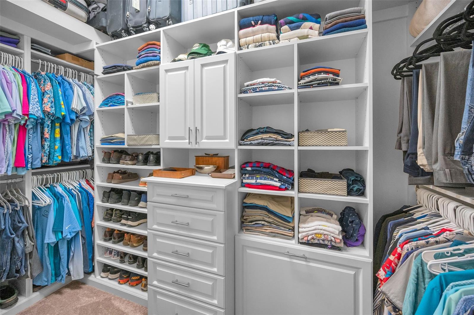 Custom closet storage system