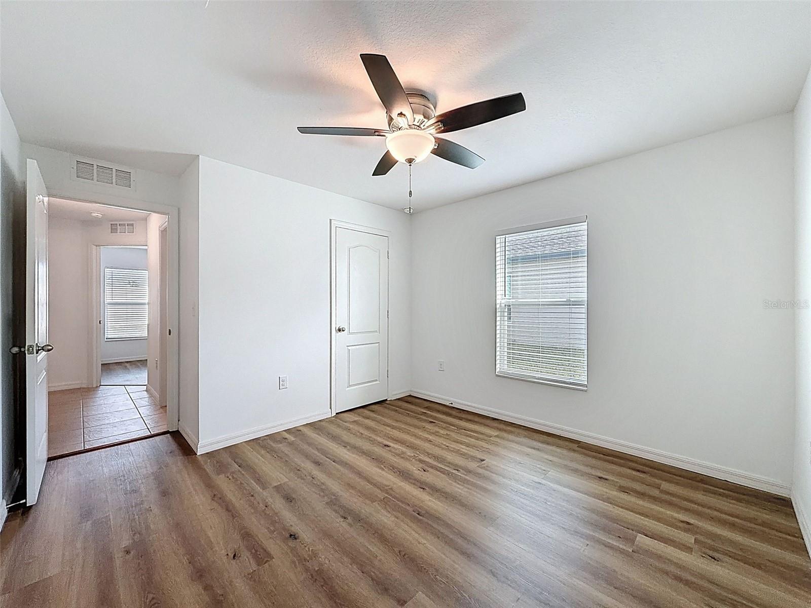 PERFECT SIZE ROOM