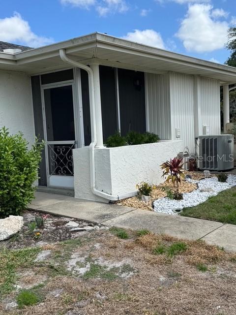 Screened Front entrance