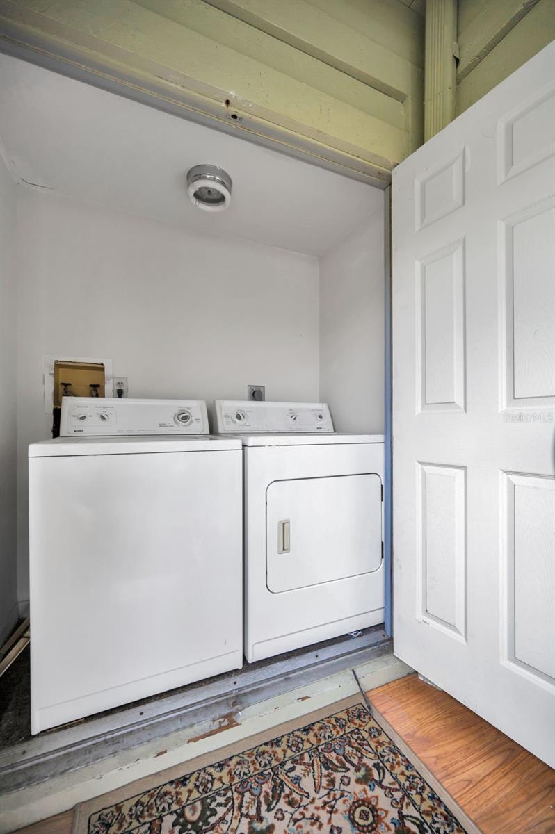 WASHER/DRYER ON MAIN FLOOR BALCONY