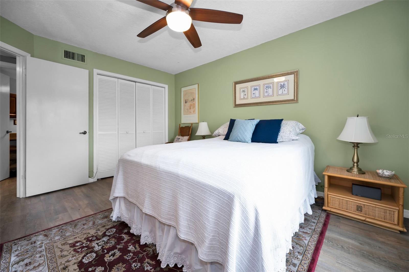 BED 1 ADJACENT TO BATH