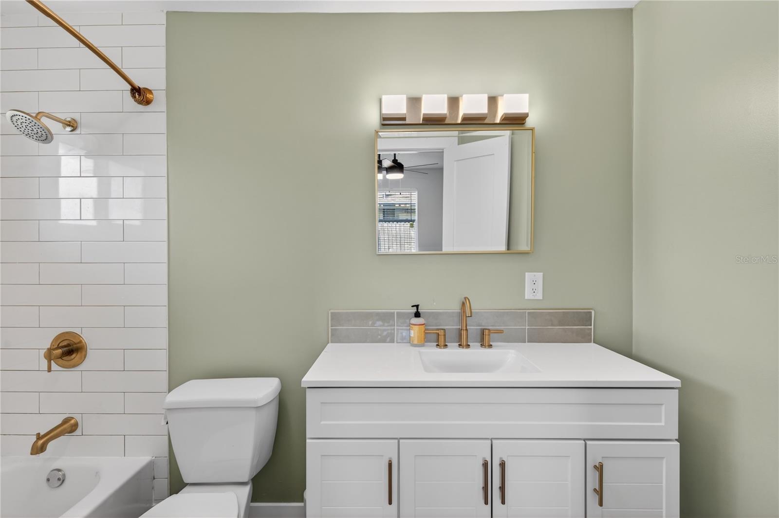 master bedroom ensuite bathroom