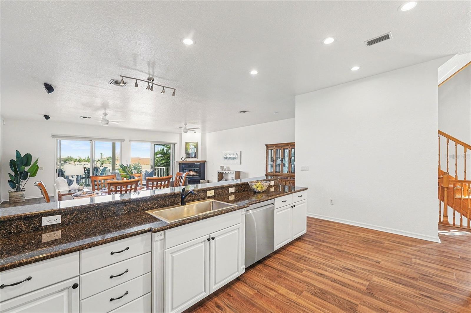 Peninsula Style Kitchen