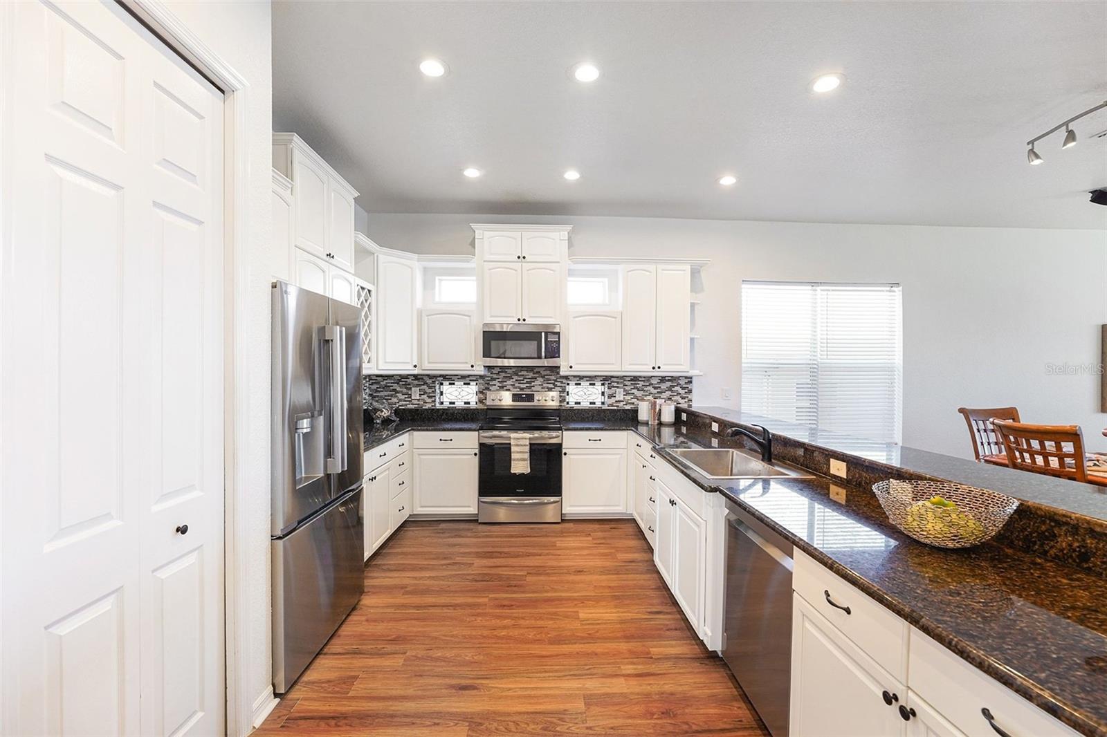 Peninsula Style Kitchen