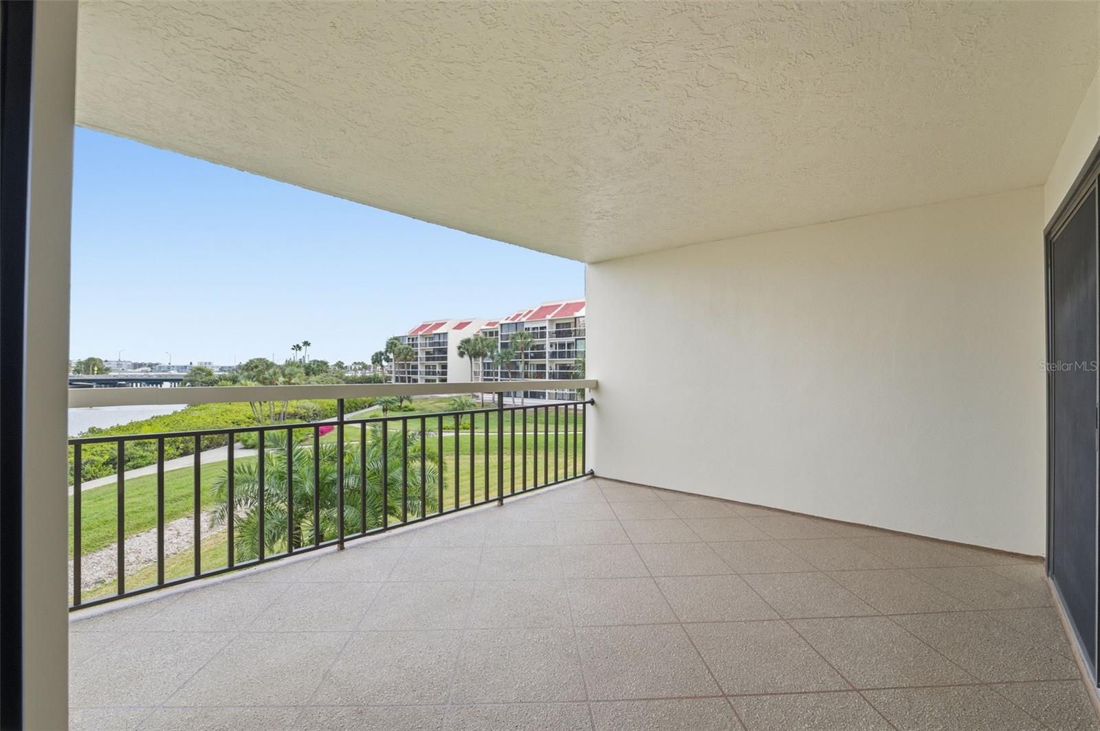 Large balcony - great for entertaining!