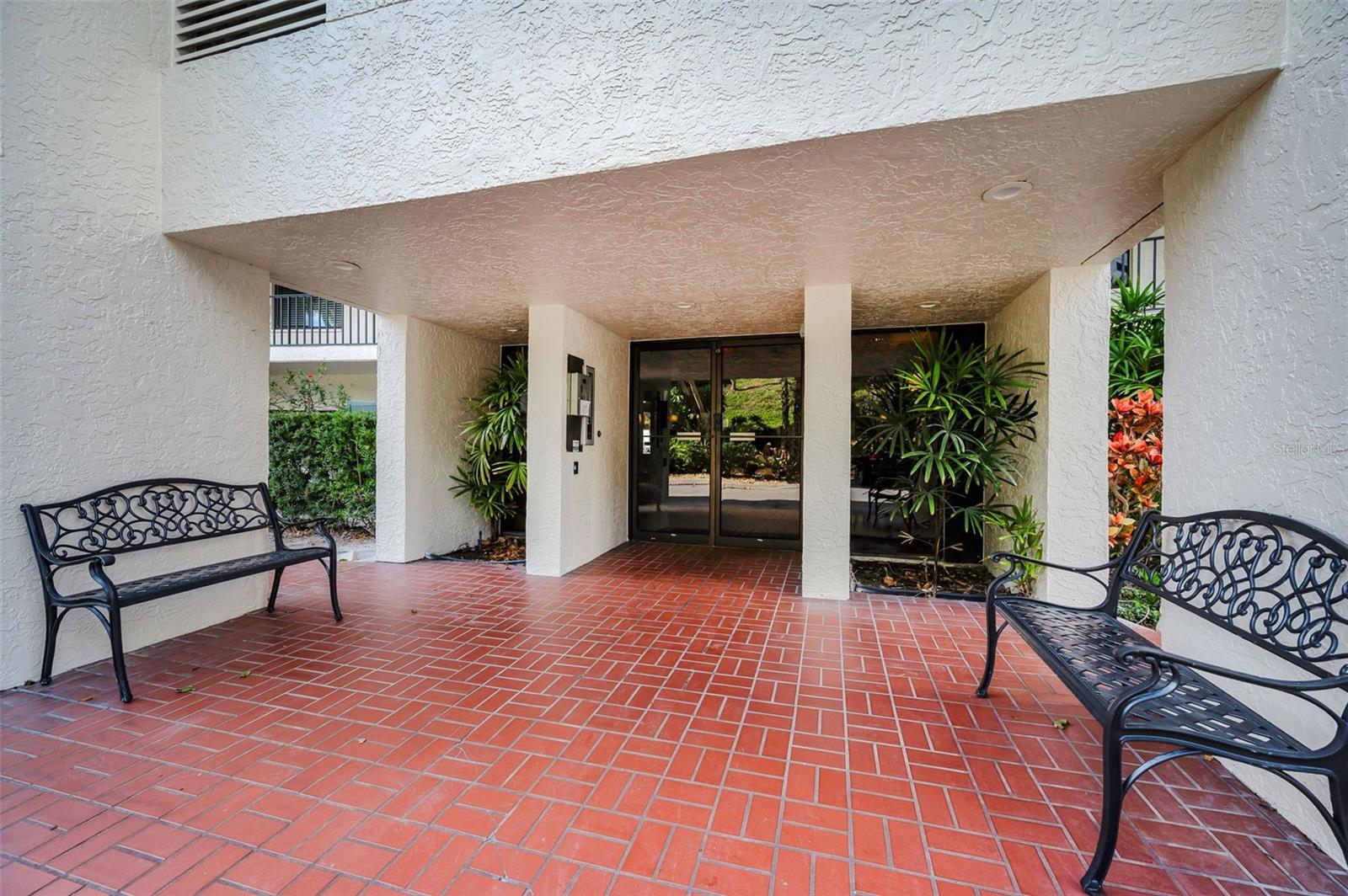 Building main entrance with secure lobby