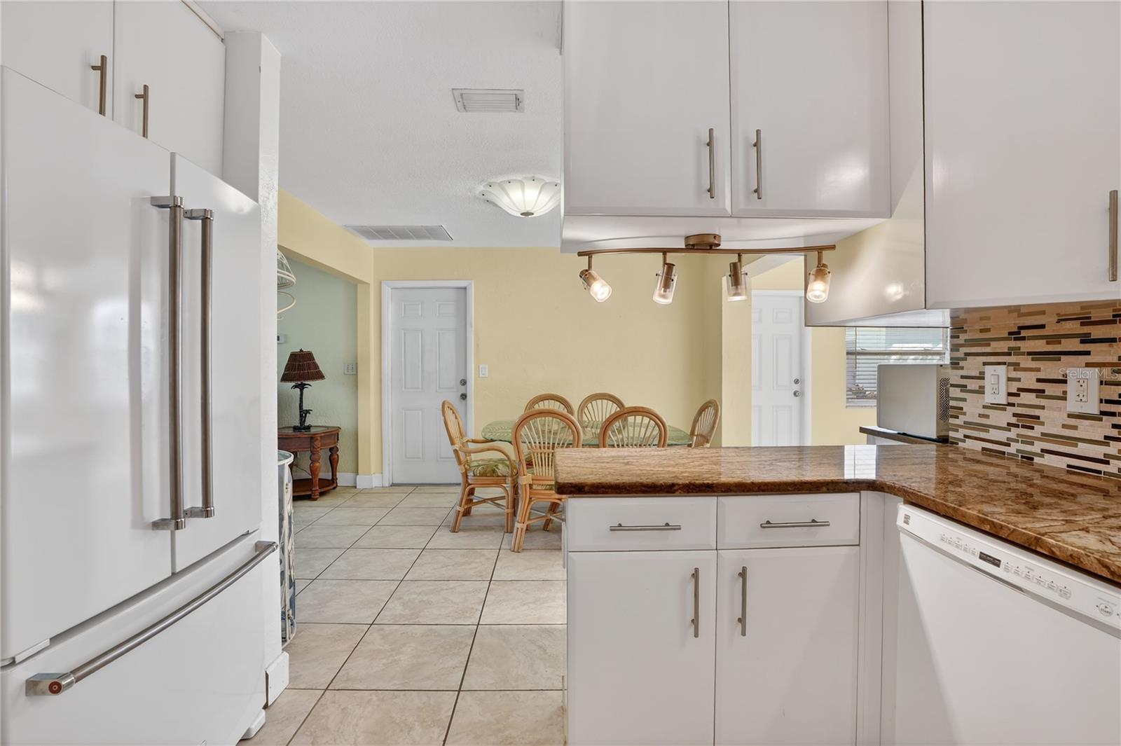 Kitchen Bar to Dining