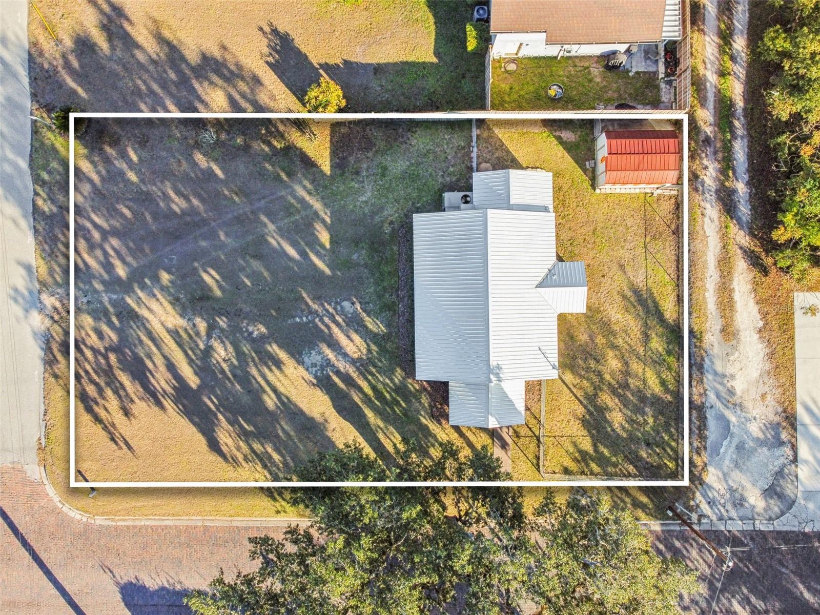 Large corner lot at 17th Street & Magnolia Avenue.