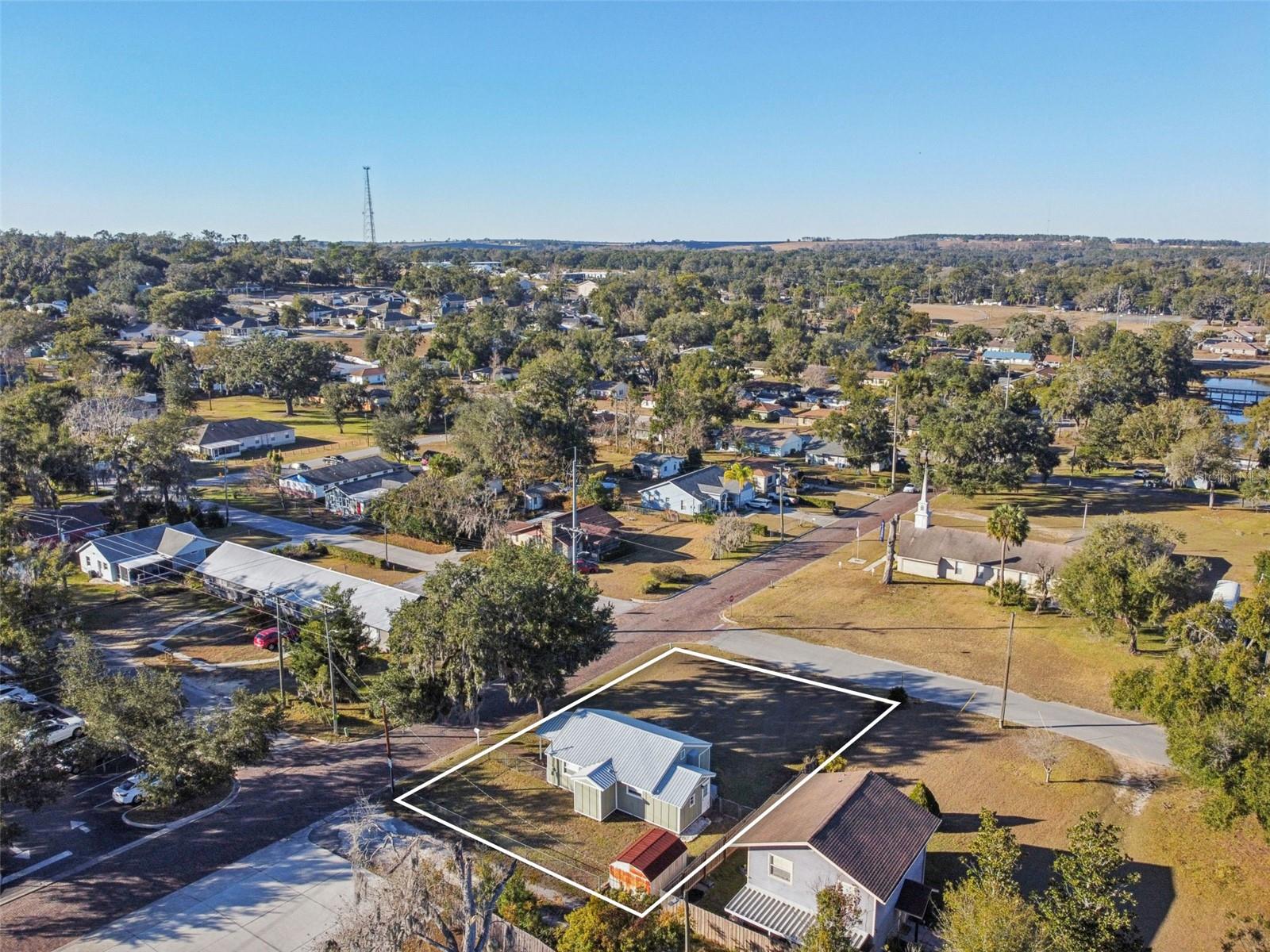 Large corner lot at 17th Street & Magnolia Avenue.