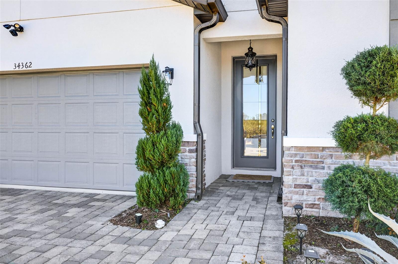 Let's take our tour...