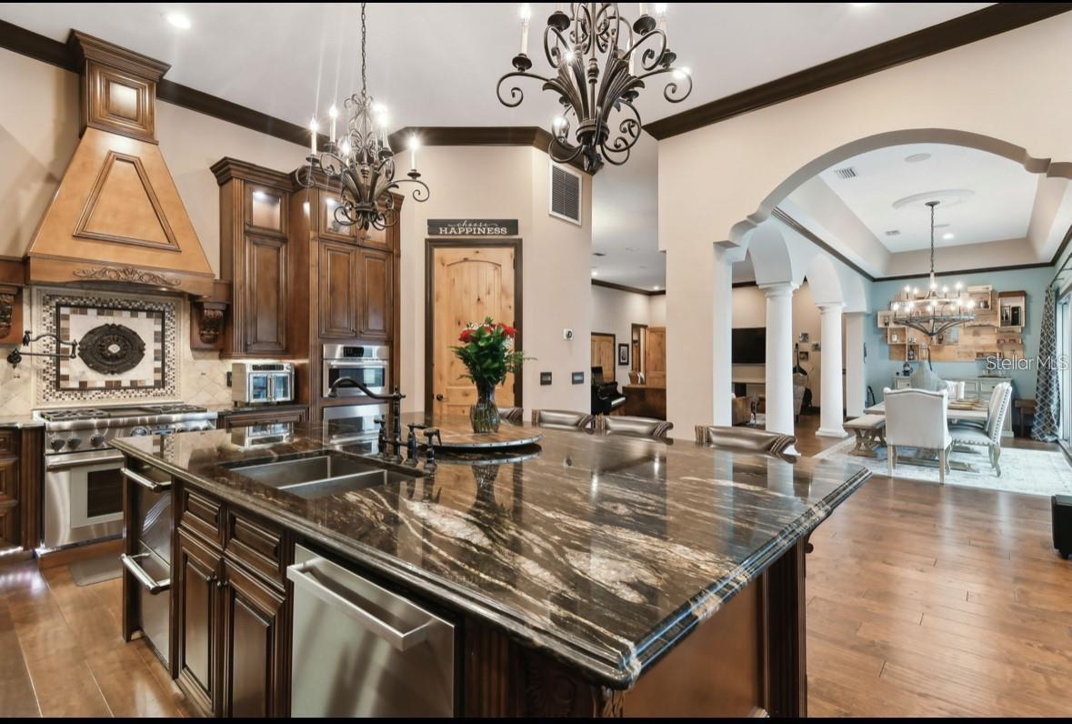 kitchen towards dining room and formal living room