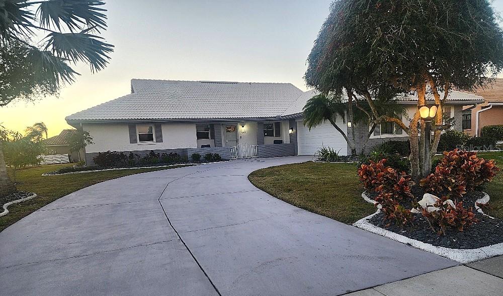 view with side load garage