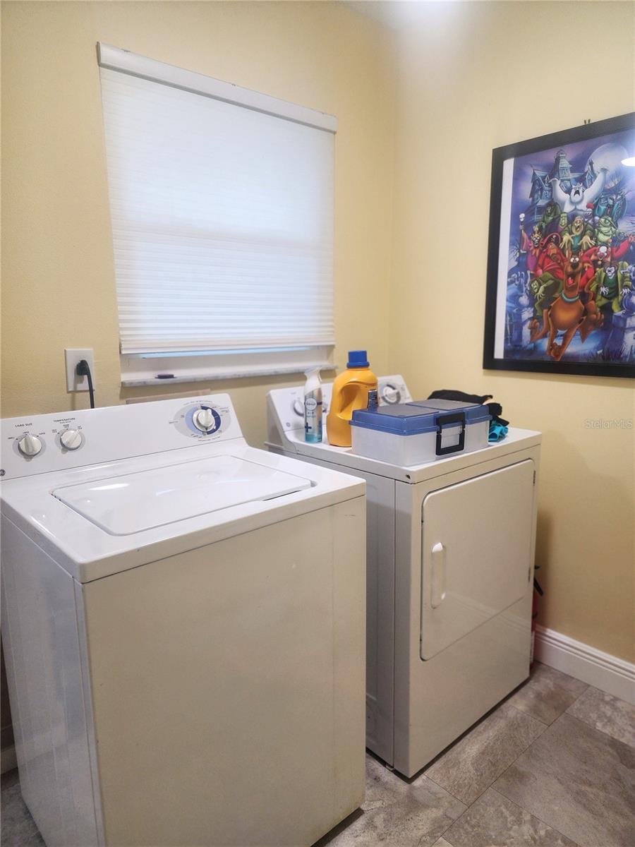 washer and dryer stay